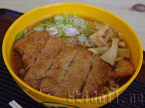 ヘルメットトンカツラーメン(赤平・珍来)